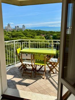 Apartment with stunning sea view - Wi-Fi, free parking, large terrace and comfort, Lignano Sabbiadoro (foto 5)