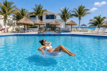 Ocean Turtle Nest, boutique beach apartment, Канкун (фото 4)