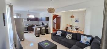 Beach Getaway - Duplex with Pool, Pereybere (zdjęcie 5)