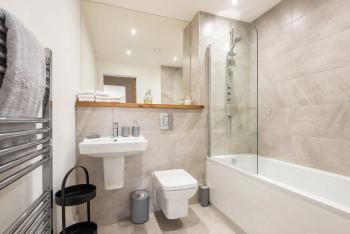 Modern & Spacious 1 Bedroom Apartment in Leeds, Leeds (foto 5)