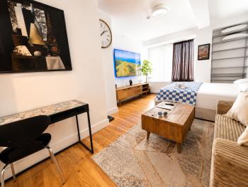 NYC Studio with Private Bathroom & Kitchenette, New York (photo 2)