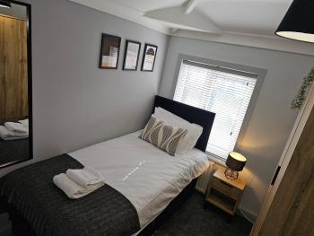 Spacious 3-Bedroom Semi Detached House By Homebird Property Management Short Lets & Serviced Accommodation Leeds With Private Parking & Garden, Leeds (Foto 5)
