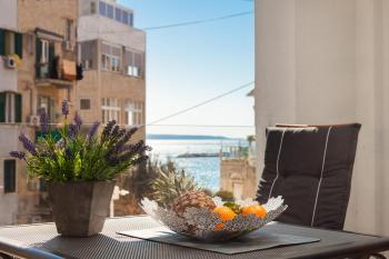 Bepo Apartment with Balcony - FREE PARKING, Split (foto 5)