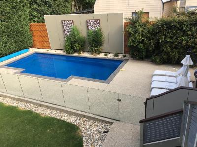 Grand Escape McKenzie - solar heated Pool, WiFi, Netflix, 5 bdrm, 4bthrm