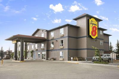 Super 8 by Wyndham Whitecourt