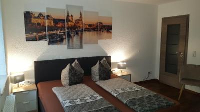 Ferienwohnung oder Studio Dresden-Neustadt inkl Parkplatz mit Balkon oder Terrasse