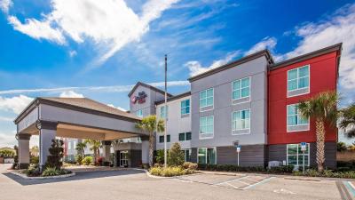 Best Western Plus Chain of Lakes Inn & Suites