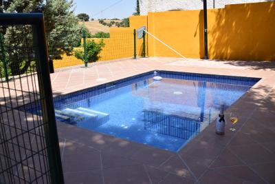 CASA CAPELLANIA-chalet con piscina junto a Madrid