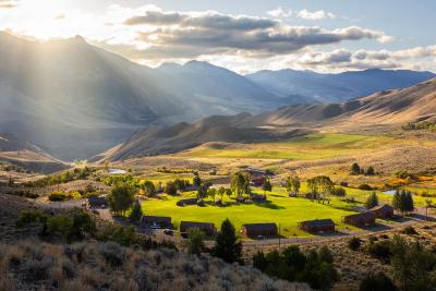 Twin Peaks Guest Ranch