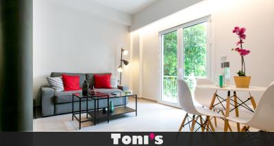 TONI'S Local retreat for Magicians in Koukaki