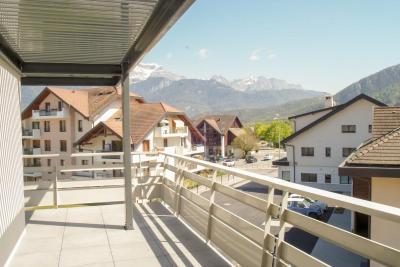 Le Saint-Jore - 2 bedroom apartment balcony & parking