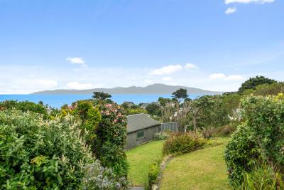 Nga Karoro - Raumati Beach Holiday Home