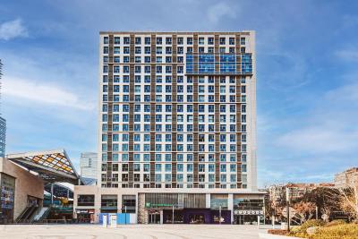 Holiday Inn Express Shanghai Baoyang, an IHG Hotel