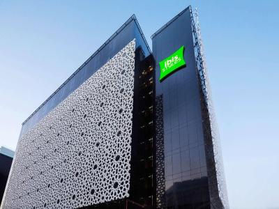 ibis Styles Dubai Airport Hotel