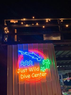 Just Wild Dive Center- Green Island