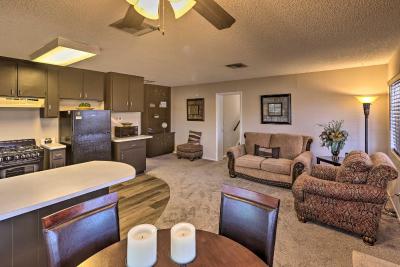 Cozy Couples Casita 2 Miles to Colorado River!