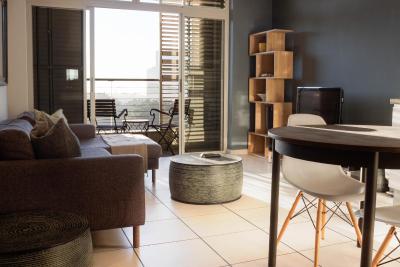 De Waterkant Studio Apartment - fully furnished and equipped