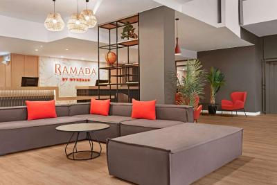 Ramada by Wyndham Valencia Almussafes