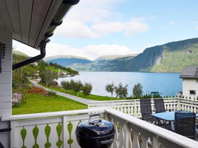 Holiday home Utvik III