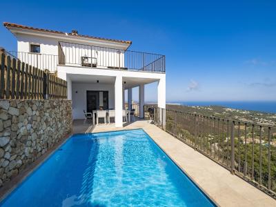 Beautiful Villa in Castell-Platja d'Aro with Pool, Sea Views