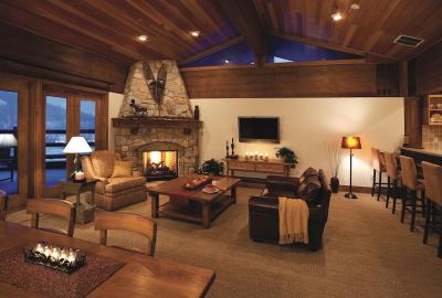 Flagstaff Three Bedroom Suite with Majestic Mountain Views condo