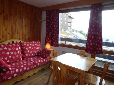 Studette pour 2 personnes à Méribel Mottaret, au pied des pistes - FR-1-411-465