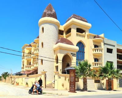 Mahdia - Baghdadi - Laourient Apartments, restaurant, café