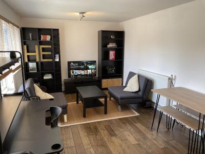 Beautiful apartment right off of Broadway Market