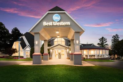 Best Western Harbour Pointe Lakefront