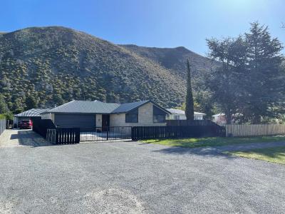 Kurow House on Bledisloe - A2O Cycle Trail Oasis.