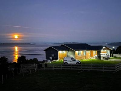 Bella casa de campo con panorámica vista al mar