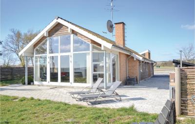 Awesome Home In Ebeltoft With 3 Bedrooms, Sauna And Wifi