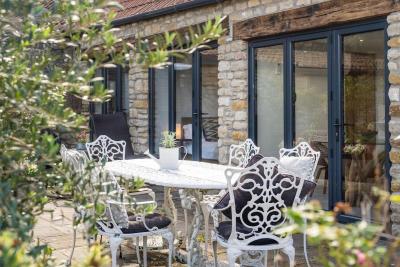 Beautiful One-bed Countryside Retreat In Bath