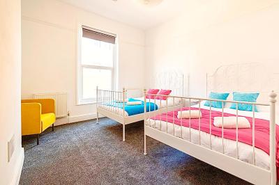 Love Island apartment 5 min walk from Blackpool tower sleeps 12