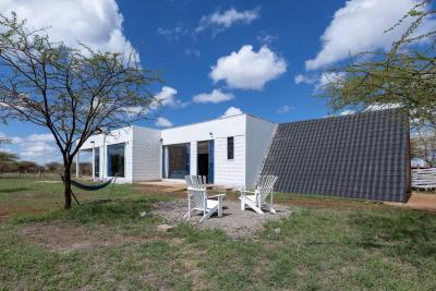 Amboseli Glass house