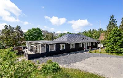 Beautiful Home In Nrre Nebel With 8 Bedrooms, Sauna And Wifi