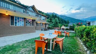 IVA Manali- A Luxury Mountain View Cottages