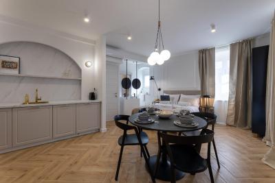 Palace Luxury Suites