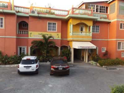 Tropical Court Hotel