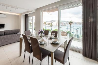 Seafront Luxury Apartment