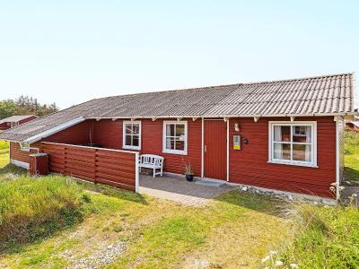 Three-Bedroom Holiday home in Frøstrup 1