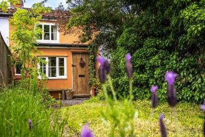 2 Fox Cottages