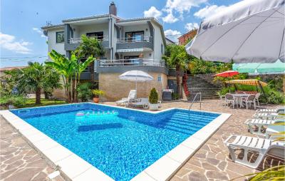 Lovely Home In Bregi With Wifi