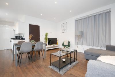 Imperial Middlesex Street Apartments