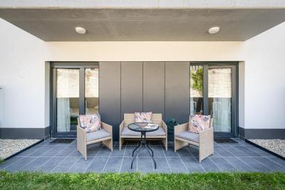 Peter Apartment with terrace