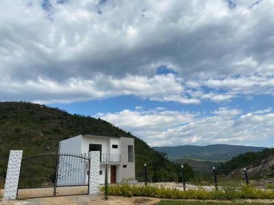 Casa campestre vista a las montañas y balneario