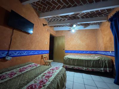 Posada Siete Nogales Tecozautla alojamiento con baño compartido