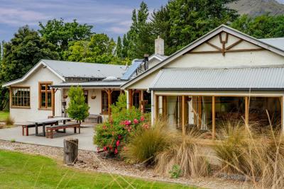 Glendhu Station Homestead - Glendhu Bay Home