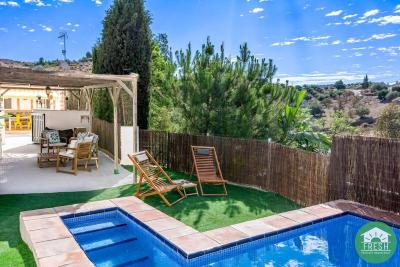 Private family cottage with pool