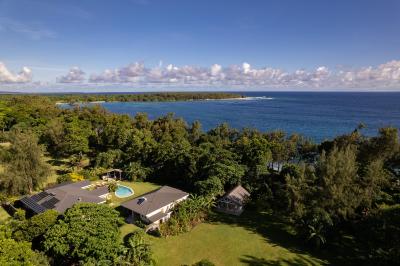 Nakatumble - Luxury Sustainable Villa with Farm